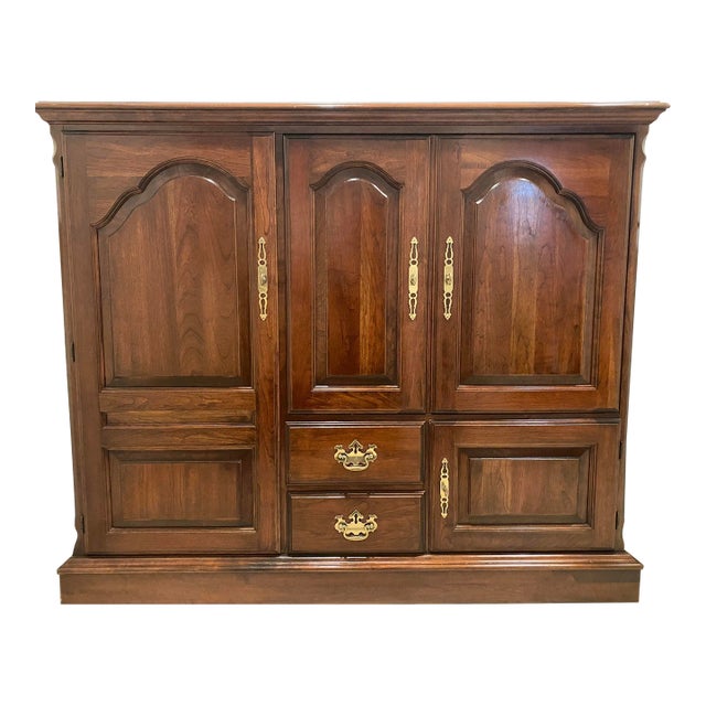 Pennsylvania House Cherry Wood Entertainment Cabinet Late 20th Century Excellent "Mint" Condition For Sale