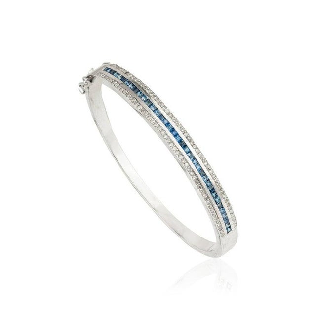 Mid-Century Modern 925 Sterling Silver Sapphire Diamond Bangle Bracelet- Unisex Jewelry by Caratandher For Sale - Image 3 of 12