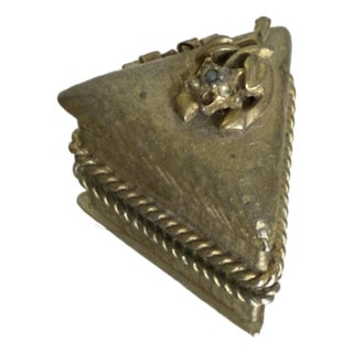 Vintage 1960s Hollywood Regency Serini Florentine Gold Tone Trinket Box For Sale