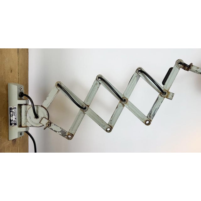 Industrial Green Scissor Wall Lamp from Elektroinstala, 1960s For Sale - Image 16 of 18