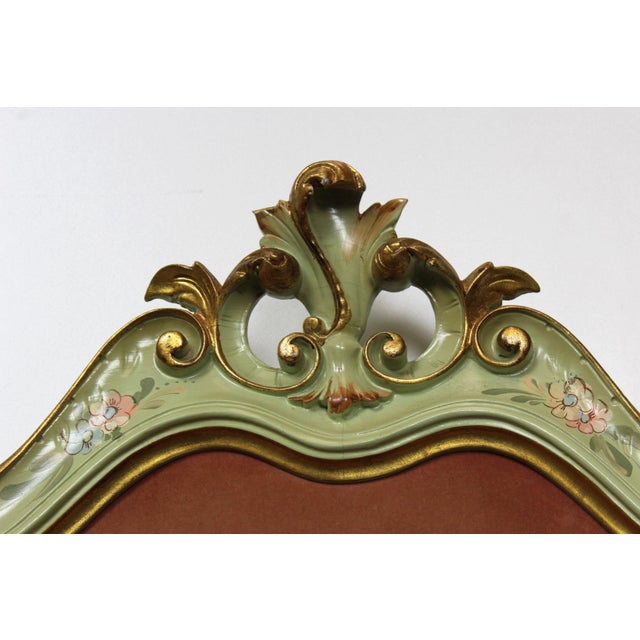 Mid-Century Modern Venetian Baroque Green Lacquered Hand-Painted Floral Single Bed Set with Two Nightstands, 1950s, Set of 3 For Sale - Image 3 of 12