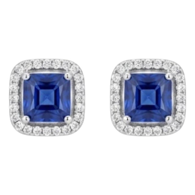 Natural 1.80Cts Blue Sapphire & 0.28Cts Diamond Earring in 18k Gold For Sale