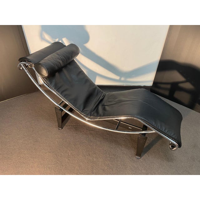 Contemporary LC4 Chaise Lounge by Le Corbusier, Pierre Jeanneret and Charlotte Perriand for Cassina, 1970s For Sale - Image 3 of 8
