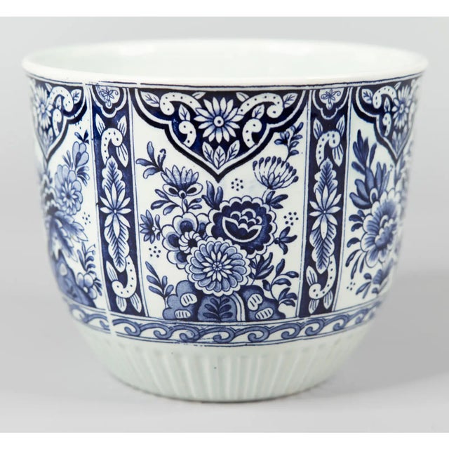 Ceramic Mid-20th Century Blue and White Delft Cachepot Planter For Sale - Image 7 of 7