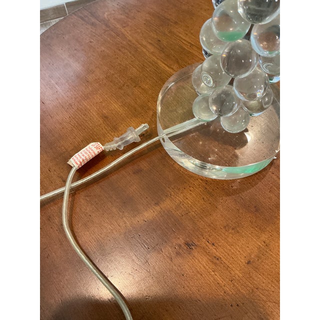 1970s Vintage Arteriors Lucite Bubble Table Lamp, Clear Finial For Sale - Image 5 of 5