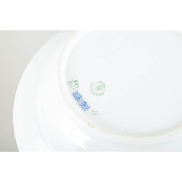 20th Century Large Deep Plates with Bird Motifs from Royal Copenhagen, Set of 6 For Sale - Image 4 of 5