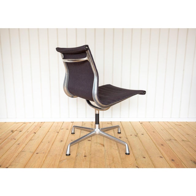 Aluminium Group EA106 Swivel Desk Chair by Charles and Ray Eames for Vitra, 1990s For Sale - Image 13 of 18