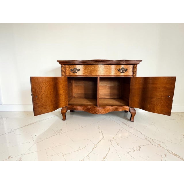Chestnut Antique Quarter-Sawn Oak Sideboard Cabinet – Serpentine Front For Sale - Image 8 of 14