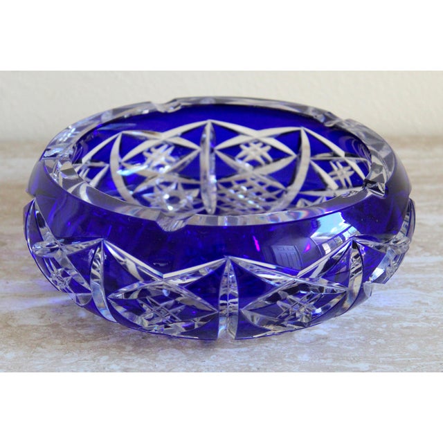 1960s Vintage Cobalt Blue Cut-to-Clear Crystal Ashtray – Geometric Starburst Design – 8" For Sale - Image 5 of 16