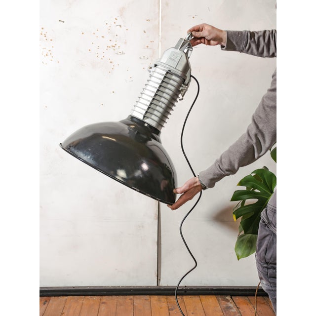 HDK Black Enamel Factory Pendant Light with Low Shade and Cast Aluminum Top from Philips, Holland, 1950s For Sale - Image 10 of 12