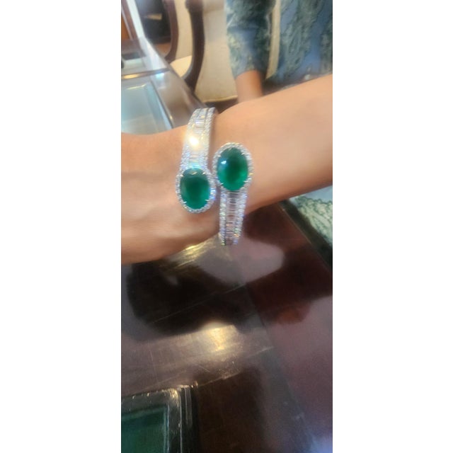 Natural Zambian Emerald high quality diamond Bracelet in 18k gold For Sale - Image 13 of 18