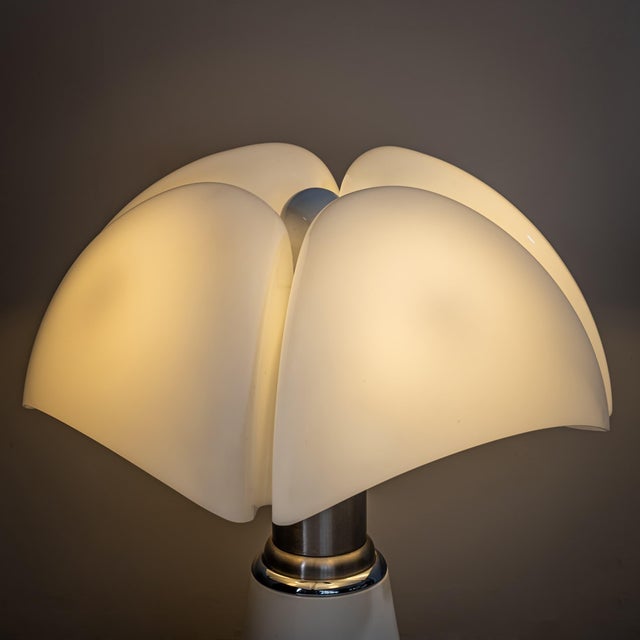 White Mid-20th Century Table Lamps by Gae Aulenti, Italy - a Pair For Sale - Image 8 of 13
