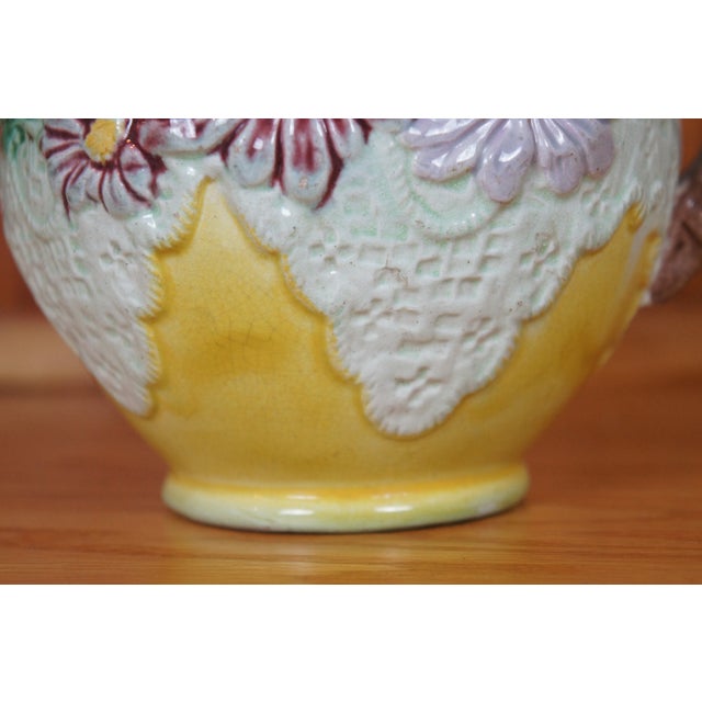 Antique Majolica Daisy Flowers & Lace Water Pitcher Jug Carafe For Sale - Image 12 of 12