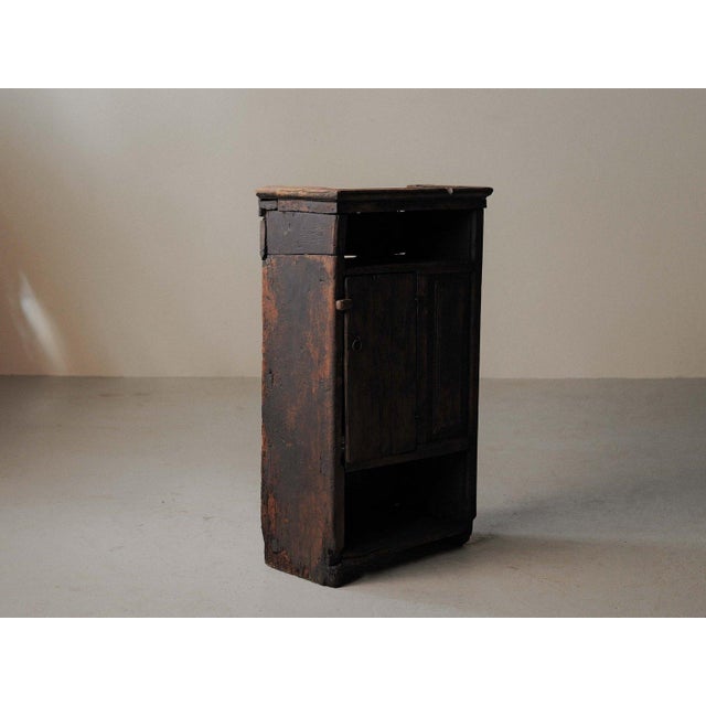 19th Century Primitive Mountain Cabinet in Wood For Sale - Image 5 of 18
