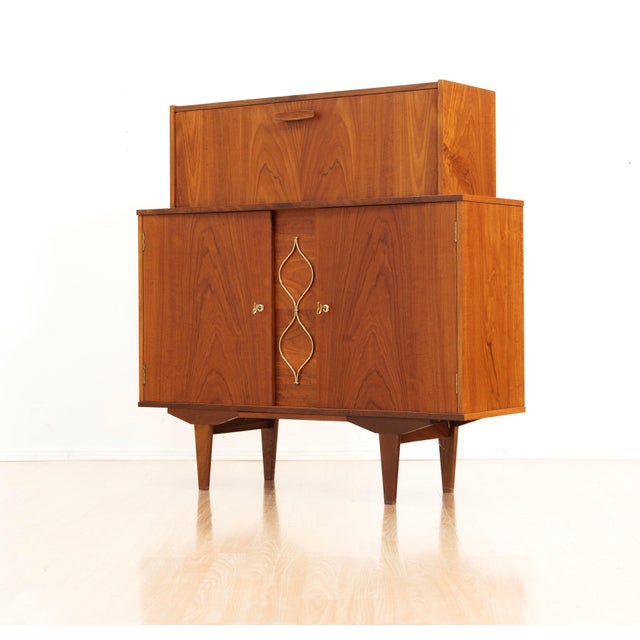 Mid-Century Modern 1960s Teak English Dry Bar Liquor Cabinet For Sale - Image 3 of 15