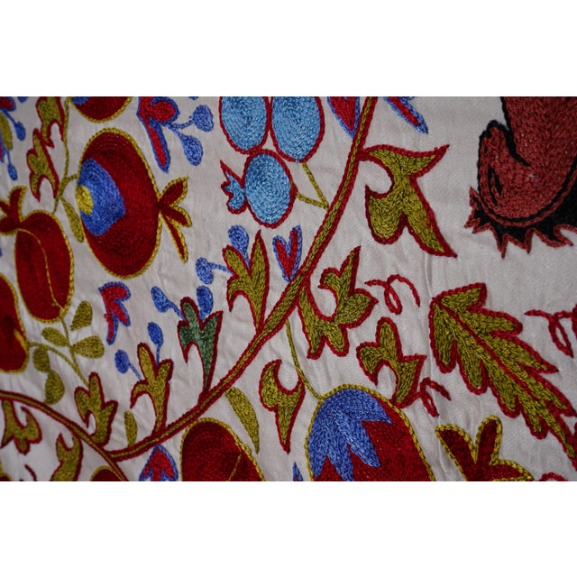 Beige Suzani Tapestry – White Base With Horse and Pomegranate Motifs 3'2'' X 6' For Sale - Image 8 of 13