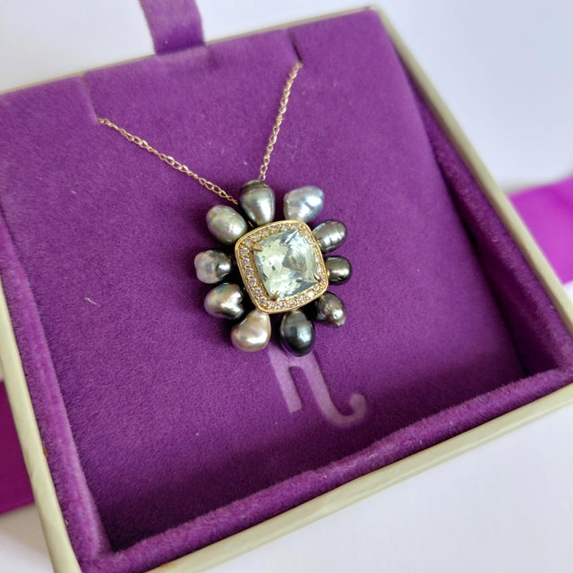 Metal 2.55ct Aquamarine, Diamond and Pearl 14k Yellow Gold Pendant Necklace - Fei Liu For Sale - Image 7 of 7