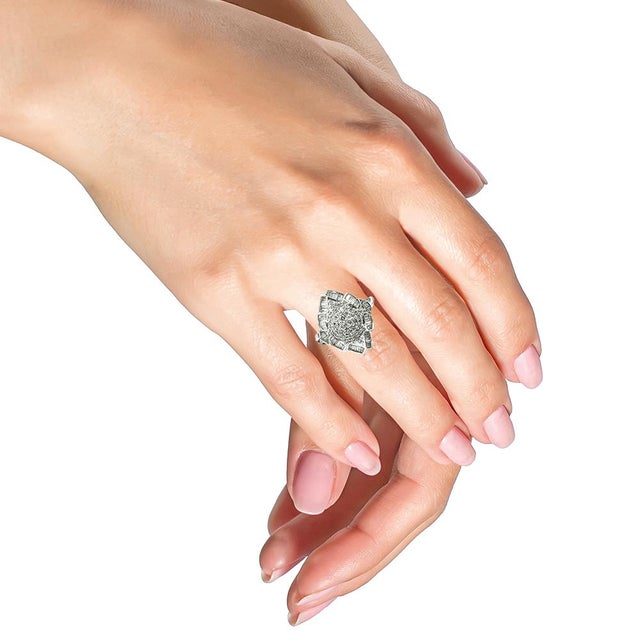 14K White Gold 7/8 Cttw Round and Baguette-Cut Diamond Cluster Ring, Size 7 For Sale - Image 4 of 5