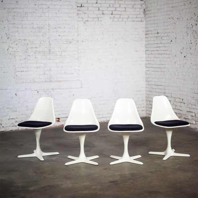 Mid-20th Century MCM Burke Tulip Side Chairs No 103 White Shell Black Cushions Oval Stationary 4 Prong Base Set of 4 For Sale - Image 15 of 18