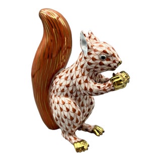 Vintage MCM Herend Rust Fishnet Squirrel Figurine For Sale