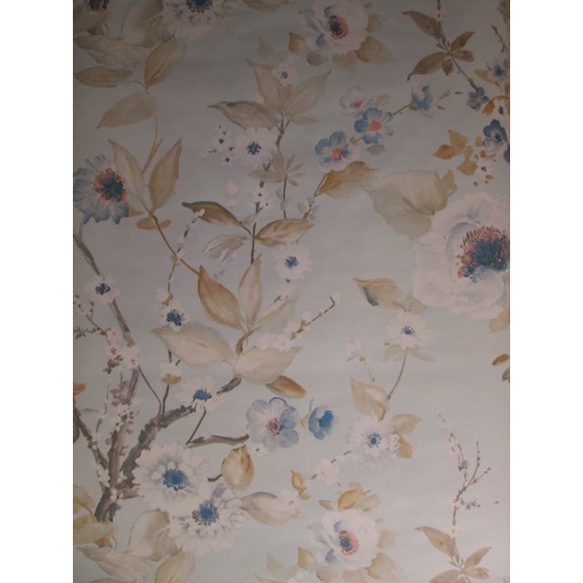 English Vintage 90s White and Blue Floral Motif Wallpaper For Sale - Image 3 of 7