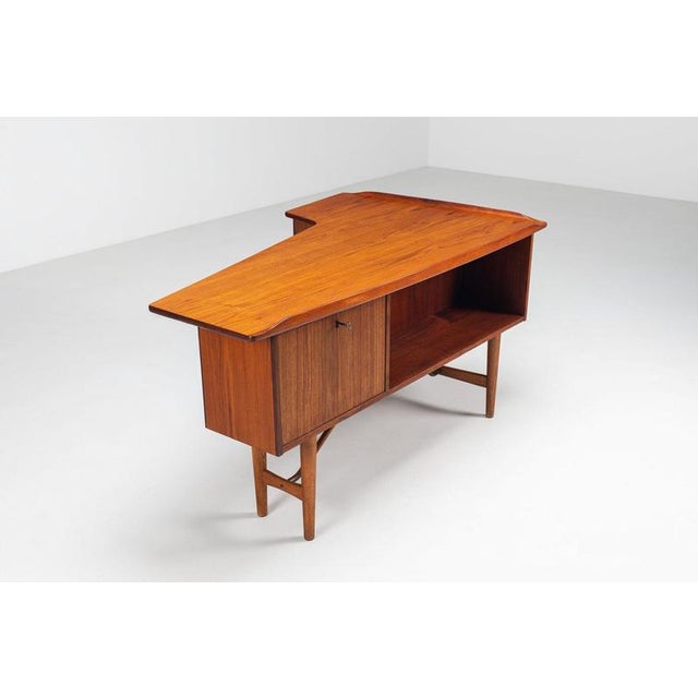 Peter Løvig Nielsen Boomerang Writing Desk Teak by Peter Løvig Nielsen for Løvig, Denmark, 1960 For Sale - Image 4 of 18