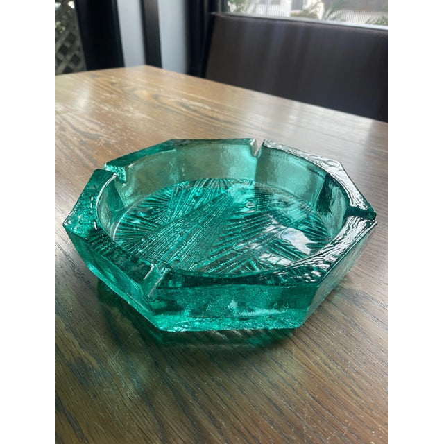 Blenko Green Glass Ashtray – Mid Century Modern Ice Block Textured Geometric Cigar Ashtray For Sale In Nantucket - Image 6 of 7