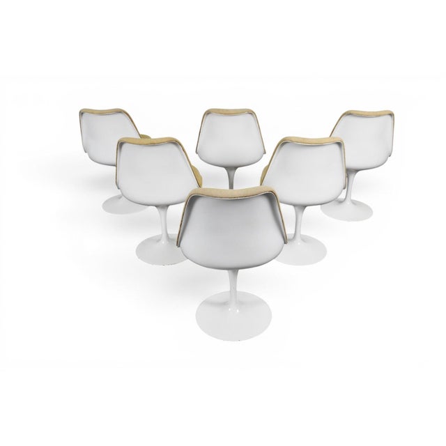Origin: USA Designer: Eero Saarinen Manufacturer: Knoll Era: 1960s Materials: Powder coated steel, Wool Measurements: 20″...