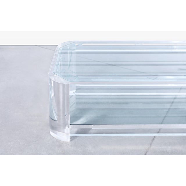 Mid-Century Modern 1980s Mid-Century Modern Two-Tiered Lucite Coffee Table by Les Prismatiques For Sale - Image 3 of 11