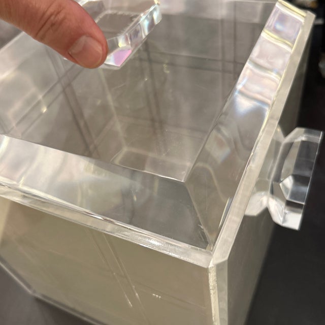 Lucite and Acrylic Beveled Ice Bucket With Stainless Steel Ice Scoop For Sale In Miami - Image 6 of 9