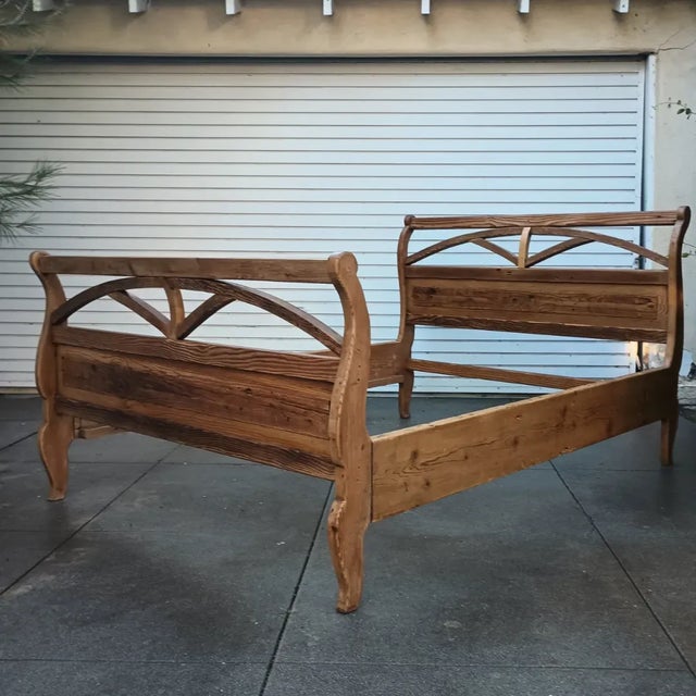 This beautiful queen bed frame is from the late 70s. It's all hand built with heavy duty pine wood. It has a beautiful...