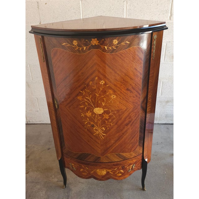 Late 20th Century Louis XV Style Marquetry and Parquetry Kingwood and Satinwood Corner Cupboard / Cabinet For Sale - Image 5 of 11