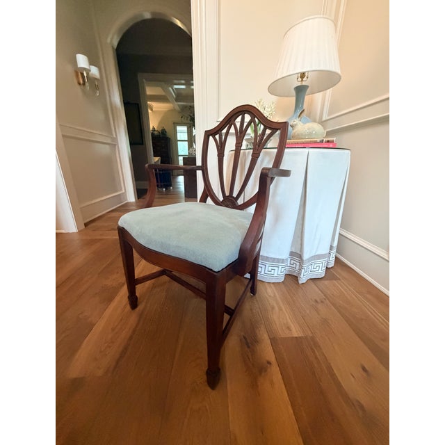 Wood Set of 4 Vintage Hepplewhite/Georgian Style Shield-Back Arm Dining Chairs With Classic Wheat Detail For Sale - Image 7 of 7
