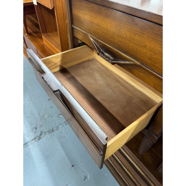 Mid-Century Modern Walnut Night Stands by Hoke Wood Products, Pair For Sale - Image 13 of 16