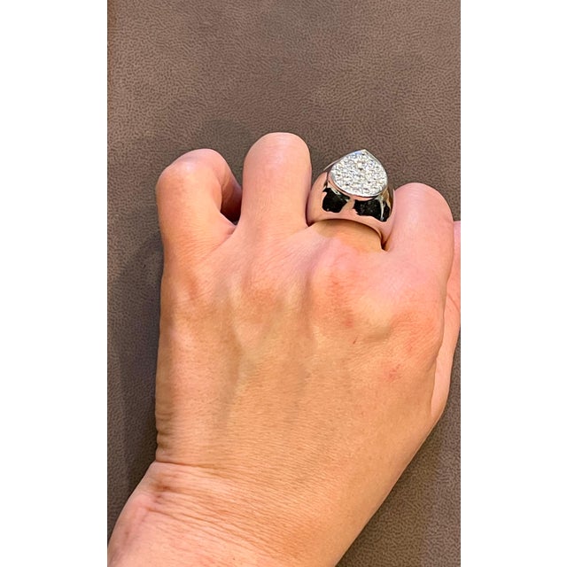 4.2 Carat Pave Diamonds Unisex Cocktail Ring 34 Grams 14 Karat White Gold Estate For Sale In New York - Image 6 of 18