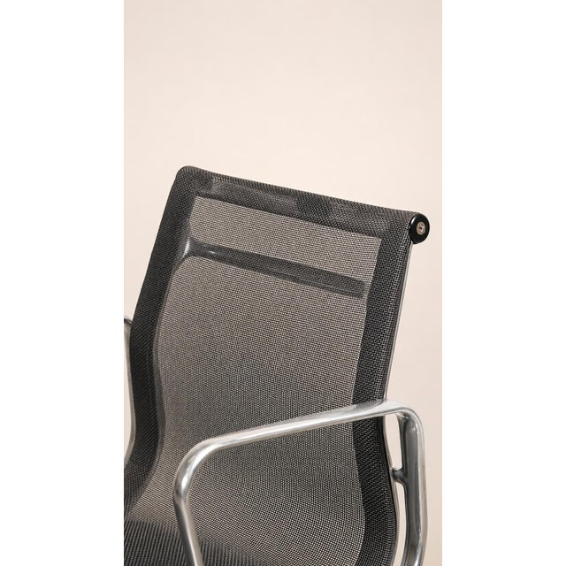 Vitra EA 103 Aluminum Office Chairs by Charles and Ray Eames for Vitra, 2005, Set of 2 For Sale - Image 4 of 8