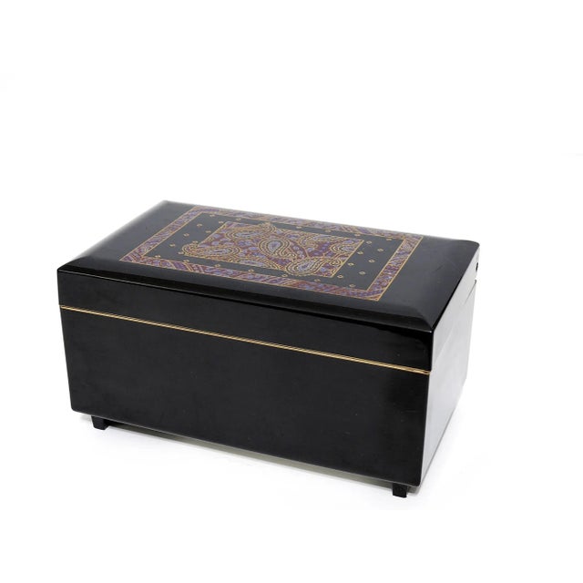 Asian Otagiri Japan MaryAnn Baker Lacquered Paisley Music Box For Sale - Image 3 of 8