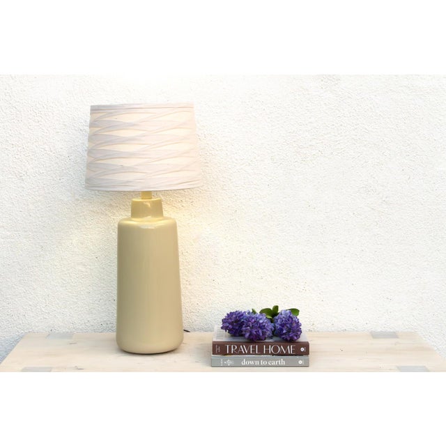Mid-Century Modern Vintage Buttercream Pottery Lamp For Sale - Image 3 of 7