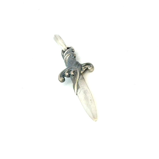 1990s 1990s David Yurman Dagger Amulet Pendant Sterling Silver Estate For Sale - Image 5 of 6