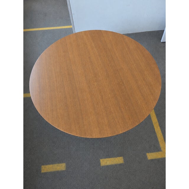 Mid-Century Modern Knoll Dividends Round Table — 48" Walnut Veneer, X-Base — Refurbished Top For Sale - Image 3 of 3