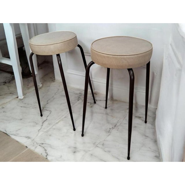 Mid-Century Style Bar or Kitchen Stools in Cream Leatherette, 1980s, Set of 2 For Sale - Image 6 of 14