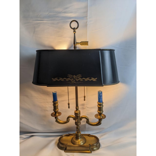 Wildwood Vintage Brass Bouillotte Style Two-Light Table Lamp With Black Tole Shade and Gilt Decoration For Sale - Image 16 of 18