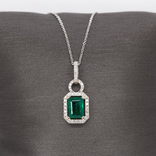 Art Deco 7x5mm, 1.2cts Zambian Emerald Pendant With Natural Diamonds in Solid 14k Gold For Sale - Image 3 of 7