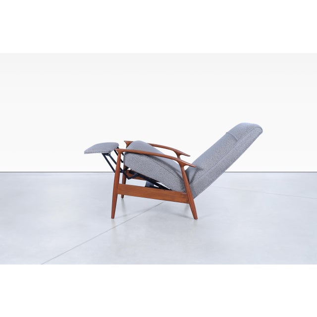 1950s Vintage Walnut Reclining Lounge Chair by Milo Baughman for Thayer Coggin For Sale In Los Angeles - Image 6 of 11