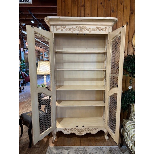 Cream 1980s Country French Cabinet W/Chicken Wire For Sale - Image 8 of 13