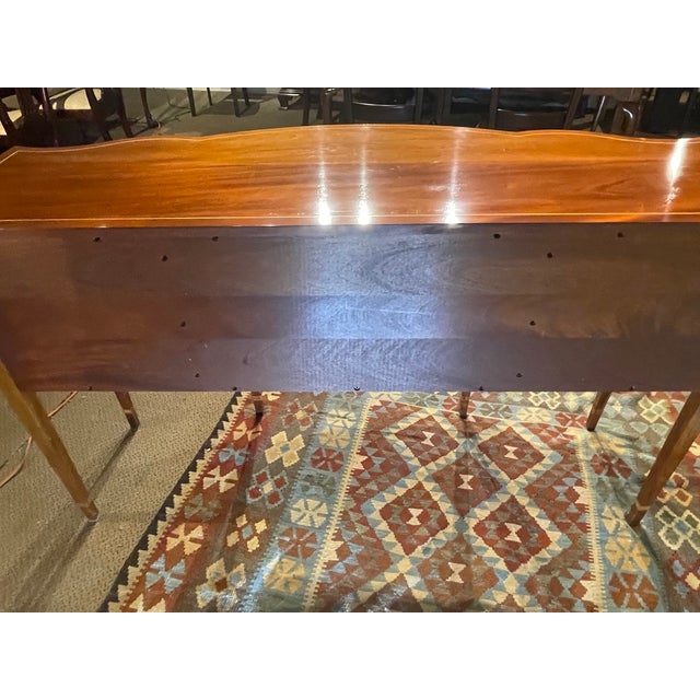 Stickley 1990s Stickley Federal Style Featuring a Bowfront Design Crafted From Mahogany Solids, Book-Matched Mahogany Veneer, and Satinwood Bellflower Inlays. For Sale - Image 4 of 12