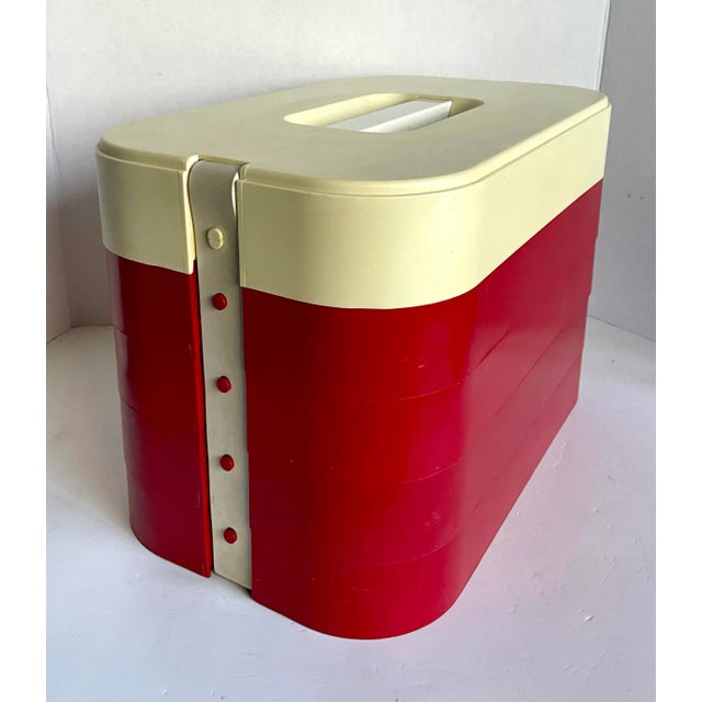 Mid-Century Modern 1960's Retro Hampa Red Stacking Plastic Picnic Box for 4 For Sale - Image 3 of 13