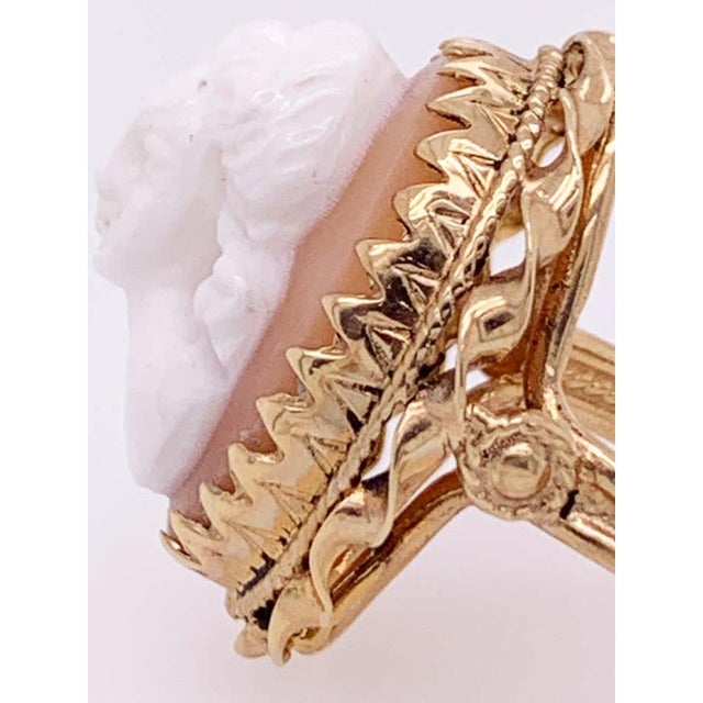 14 Karat Yellow Gold Cameo Ring 8.22 Grams Total For Sale - Image 9 of 12