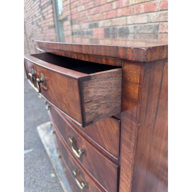 Early 19th Century English Bow Front Chest For Sale - Image 9 of 12