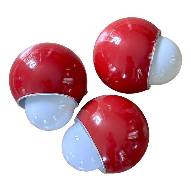 Orbite Wall Lights in Bright Red Metal, 1980s, Set of 3 For Sale